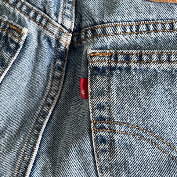Levi’s Vintage 550 Red Tab Jean Shorts - Picture 6 of 6